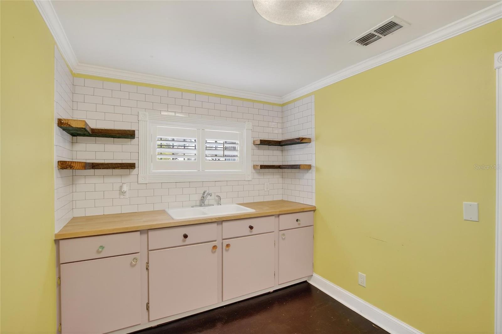 Image 10 of 24 For 1305 Armenia Avenue