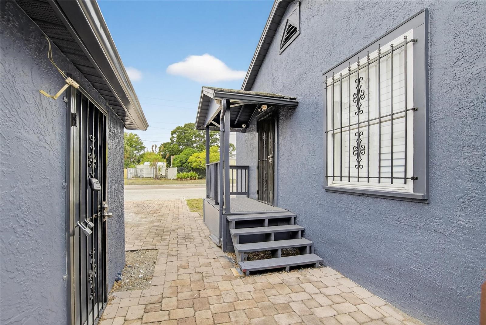 Image 13 of 24 For 1305 Armenia Avenue