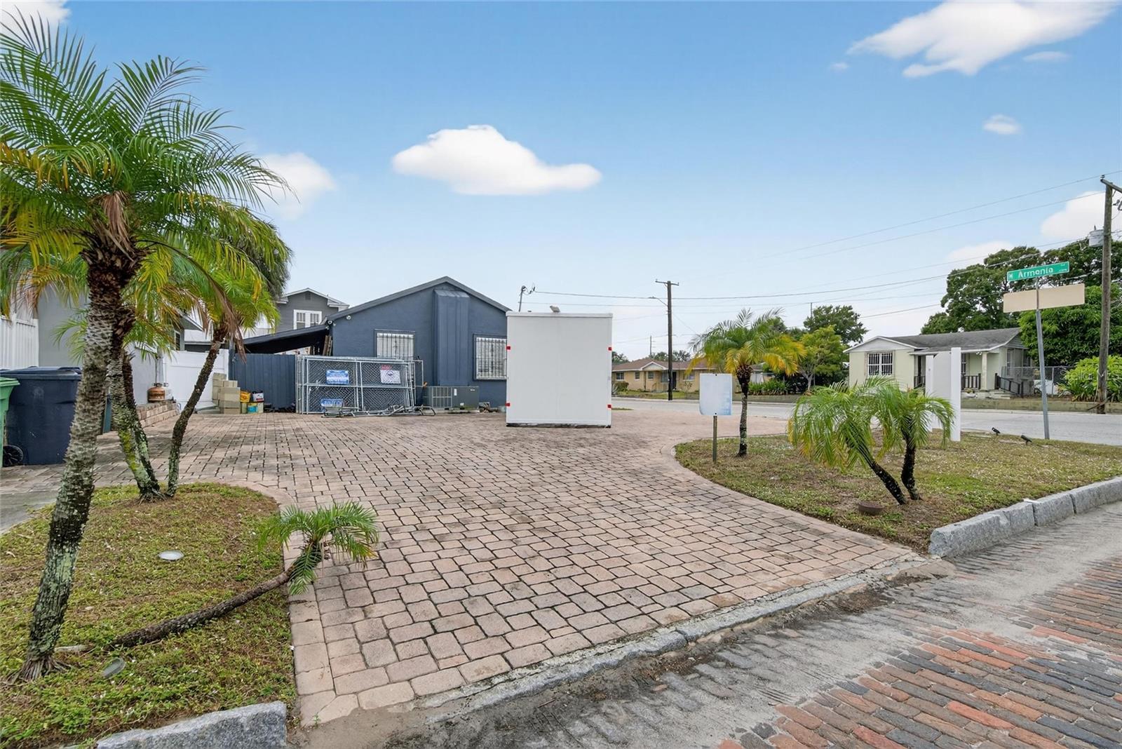 Image 20 of 24 For 1305 Armenia Avenue