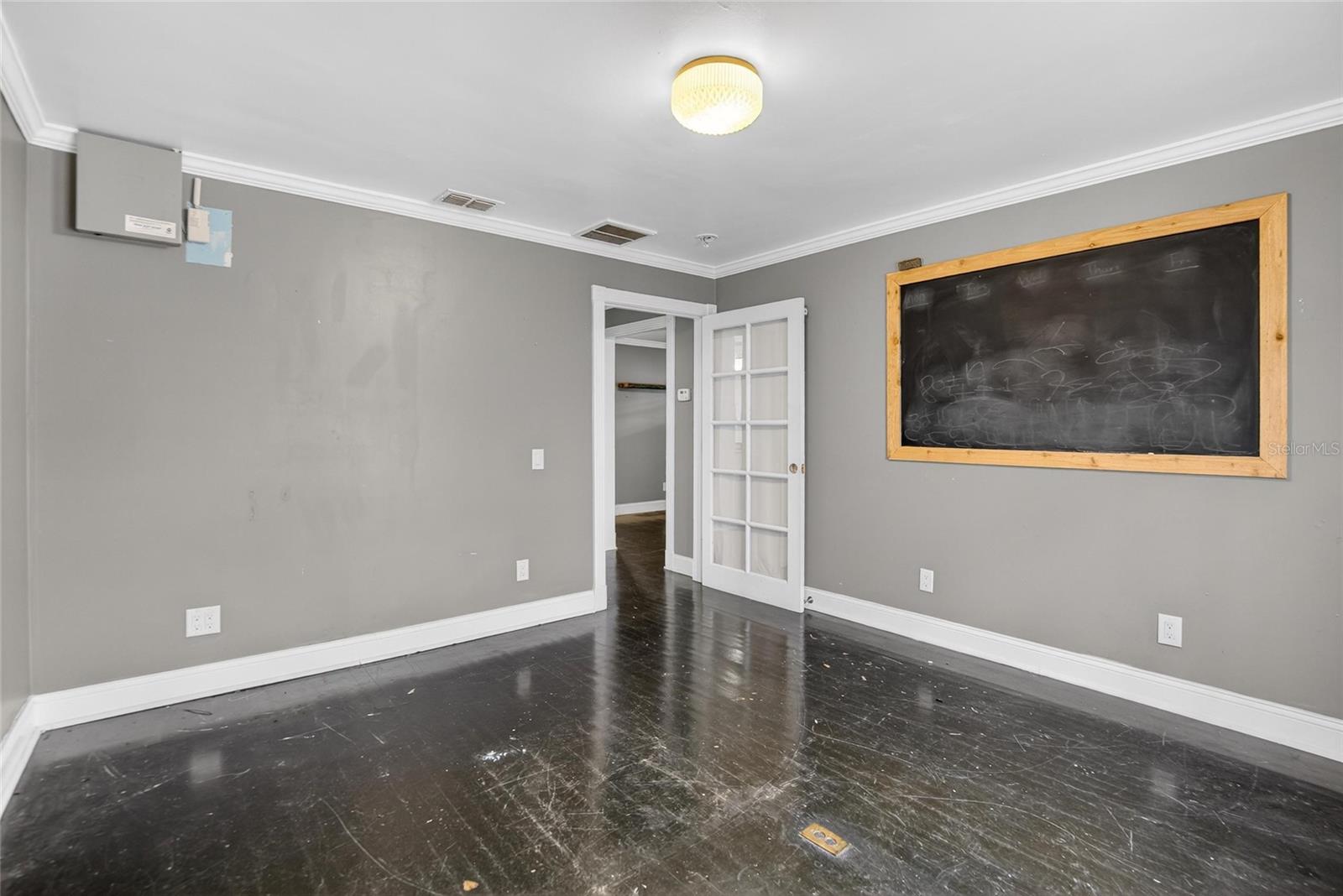 Image 6 of 24 For 1305 Armenia Avenue