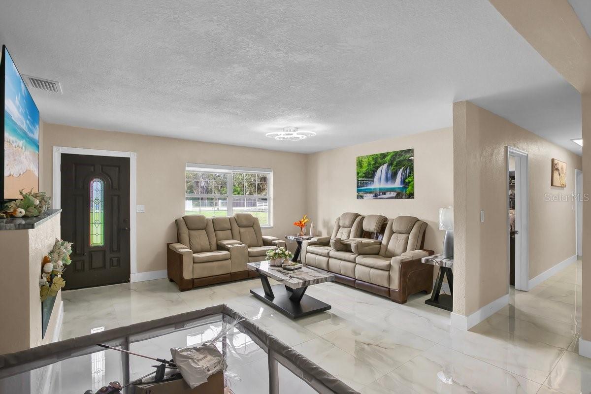 Image 11 of 62 For 5615 Oak Avenue Nw