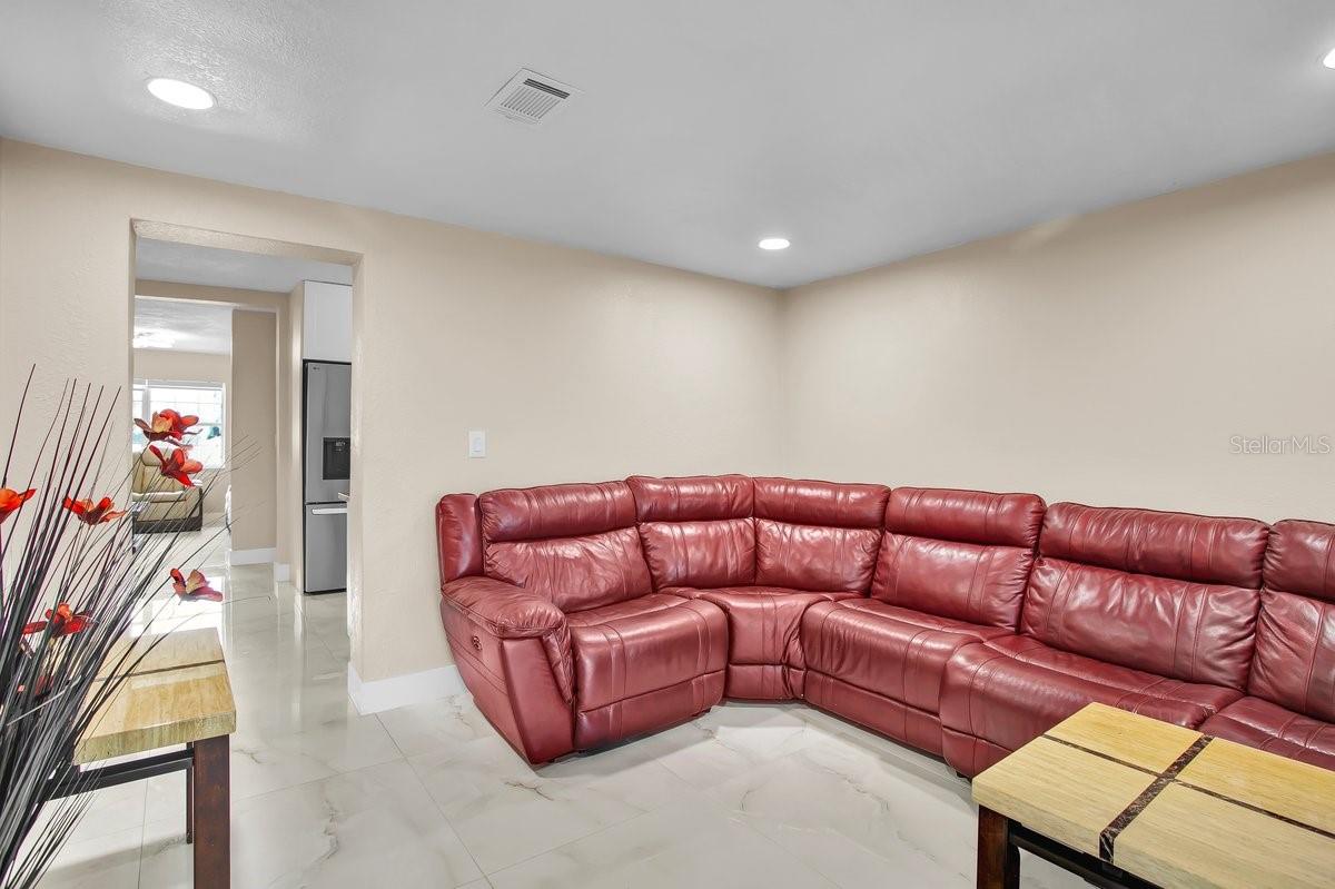 Image 22 of 62 For 5615 Oak Avenue Nw