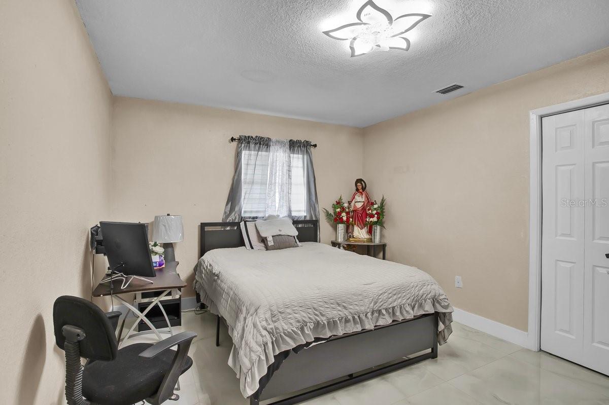 Image 23 of 62 For 5615 Oak Avenue Nw