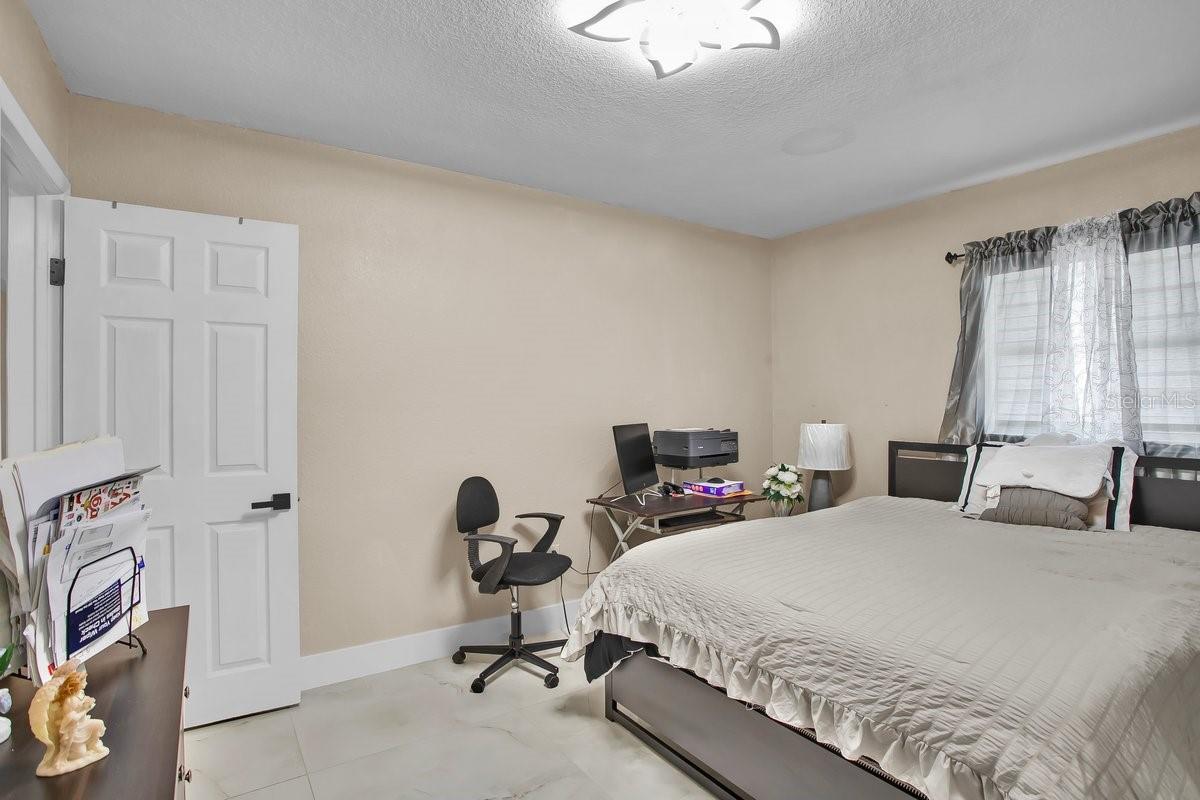 Image 24 of 62 For 5615 Oak Avenue Nw