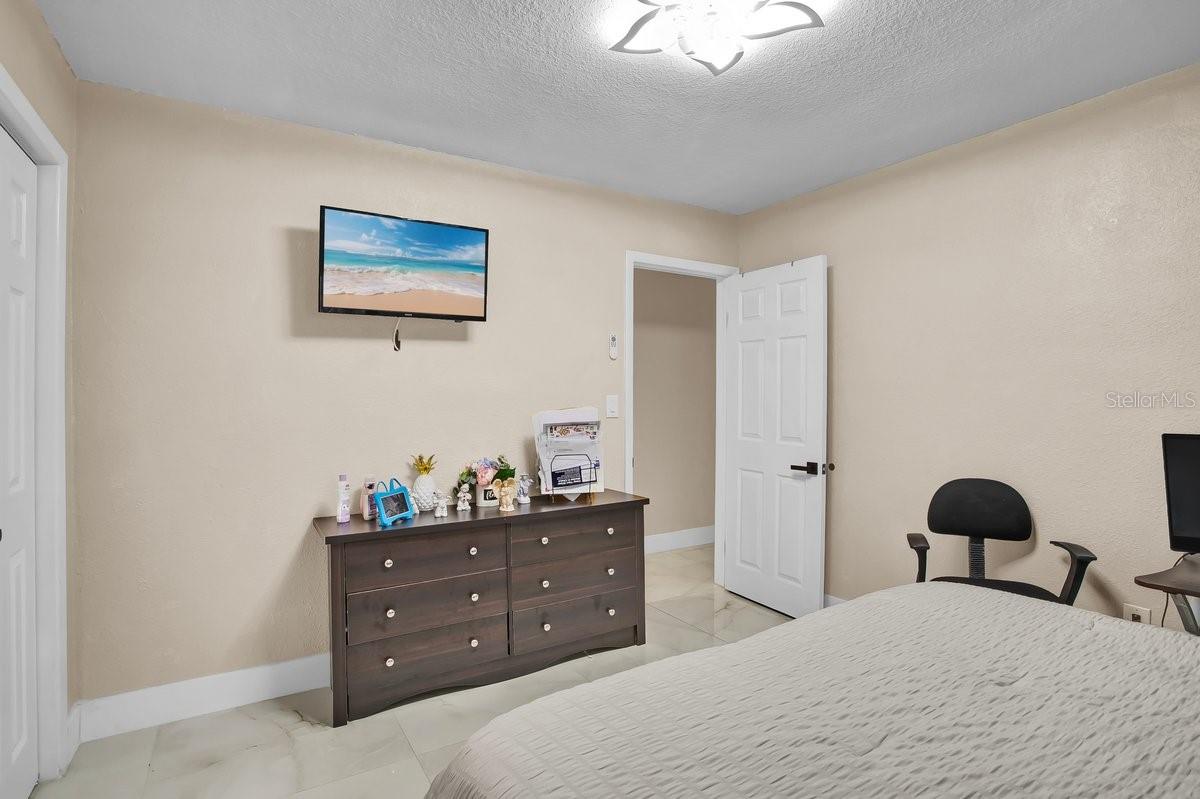 Image 25 of 62 For 5615 Oak Avenue Nw