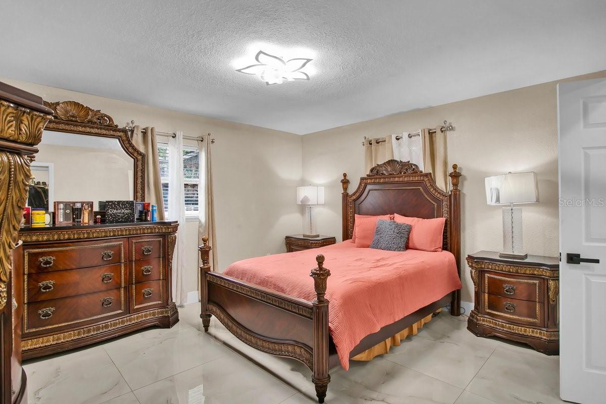 Image 26 of 62 For 5615 Oak Avenue Nw