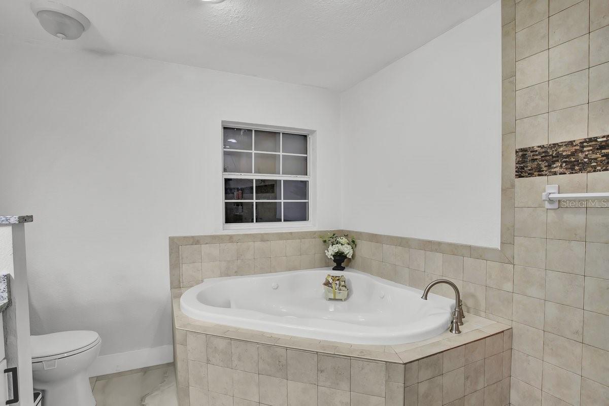 Image 30 of 62 For 5615 Oak Avenue Nw