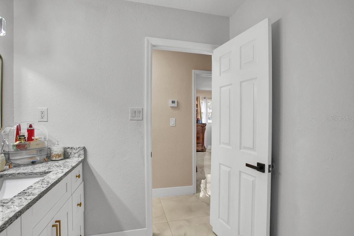 Image 36 of 62 For 5615 Oak Avenue Nw