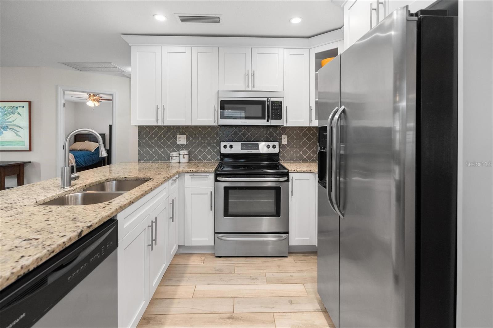 Image 11 of 48 For 4130 Queen Street N