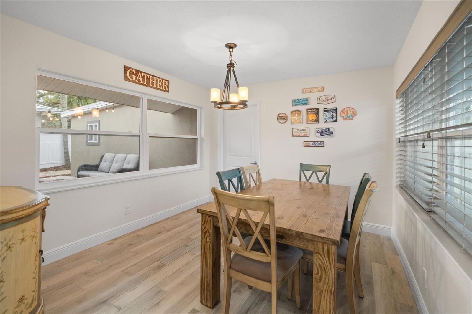 Image 21 of 48 For 4130 Queen Street N