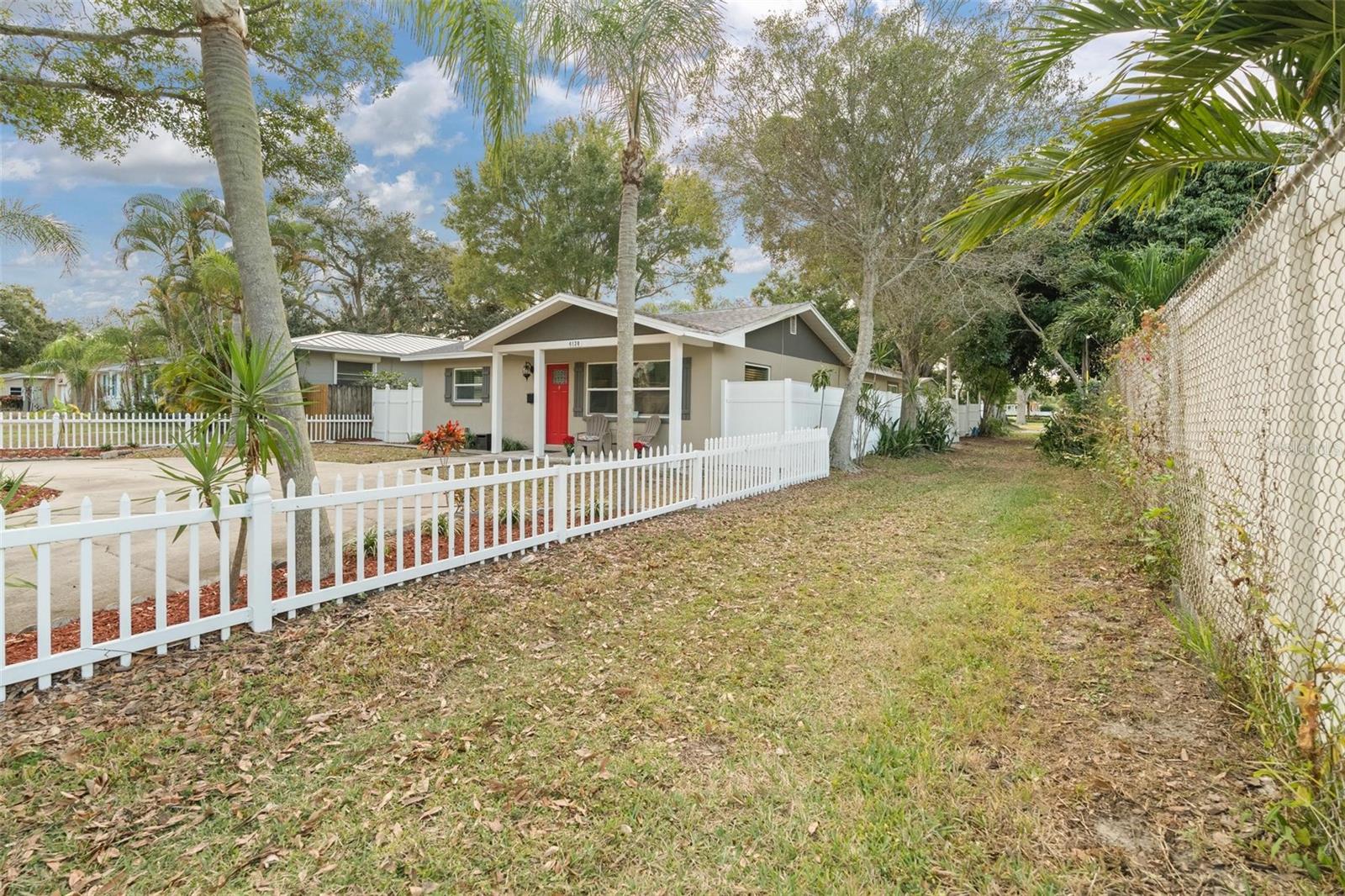 Image 34 of 48 For 4130 Queen Street N