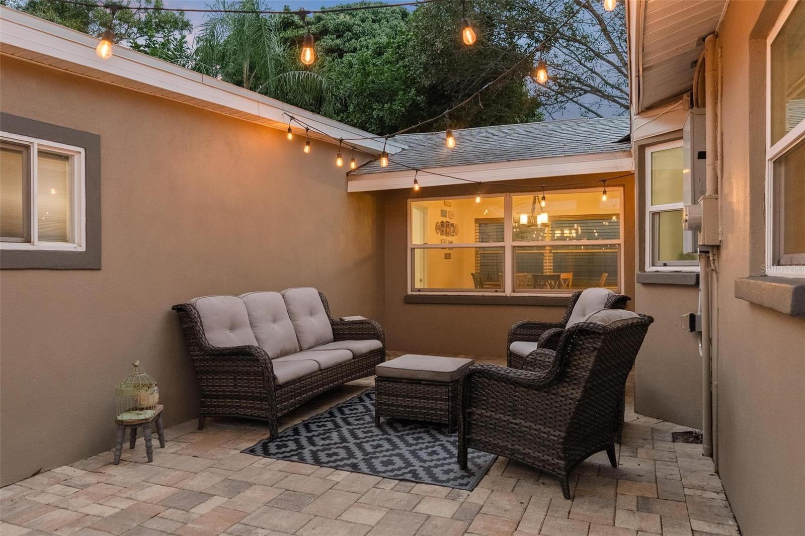 Image 36 of 48 For 4130 Queen Street N