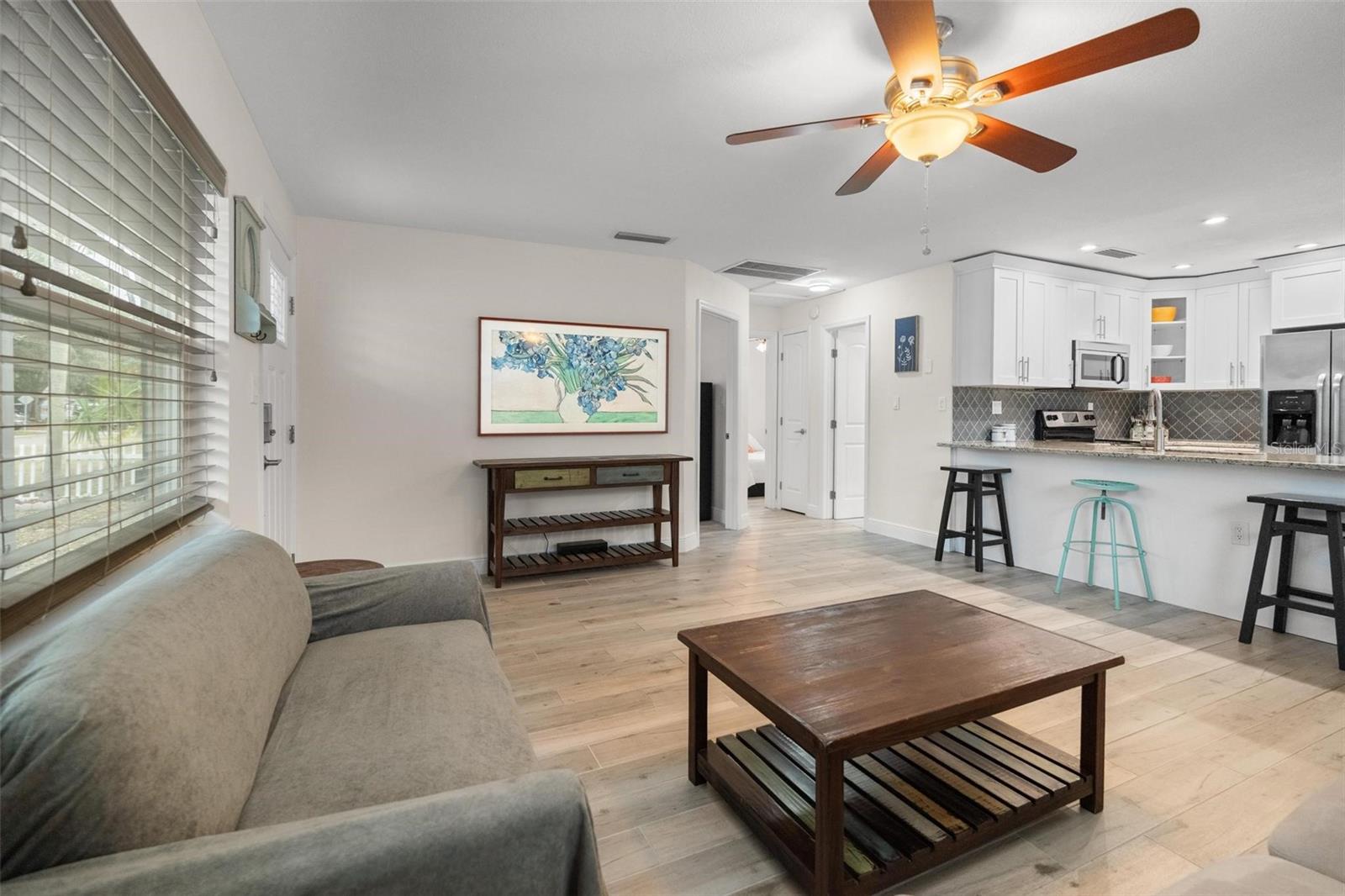 Image 7 of 48 For 4130 Queen Street N