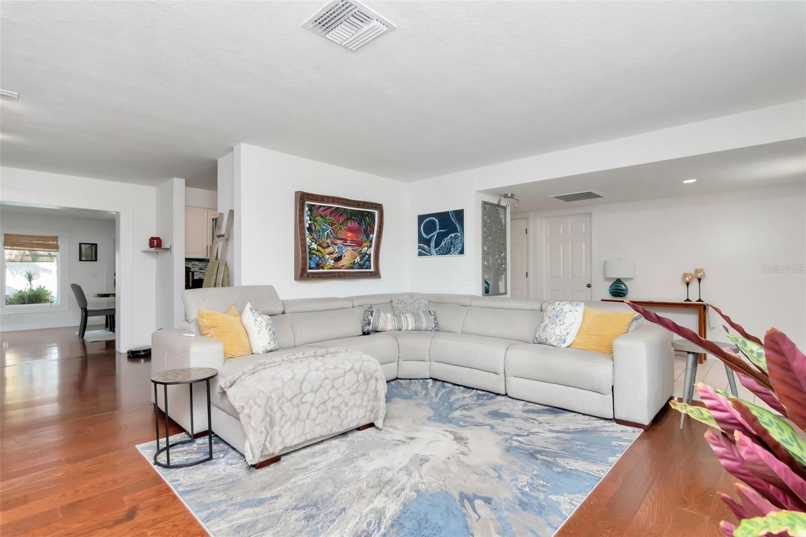 Image 4 of 42 For 3991 38th Way S