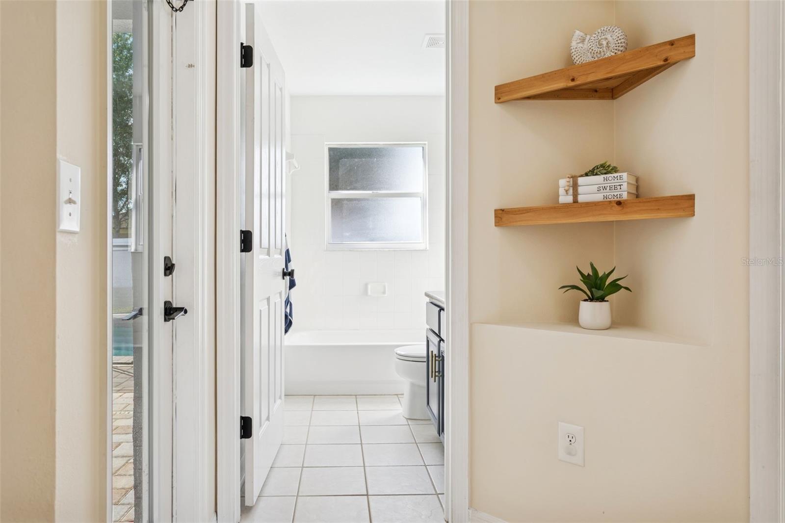 Image 18 of 43 For 22536 Magnolia Trace Boulevard