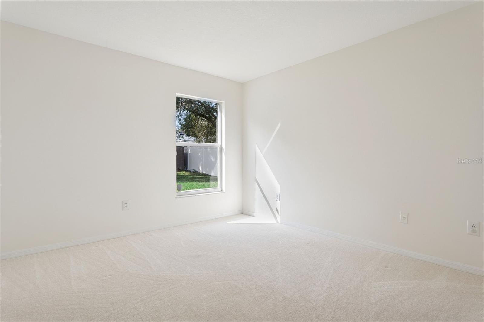 Image 21 of 43 For 22536 Magnolia Trace Boulevard