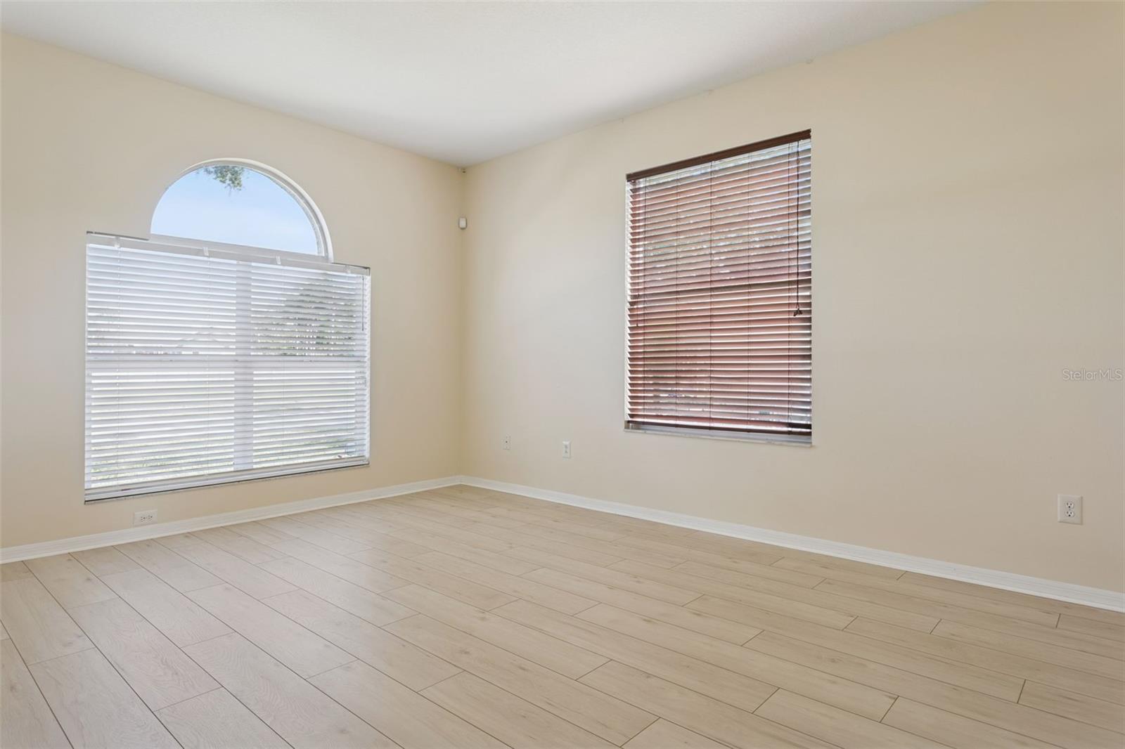 Image 8 of 43 For 22536 Magnolia Trace Boulevard