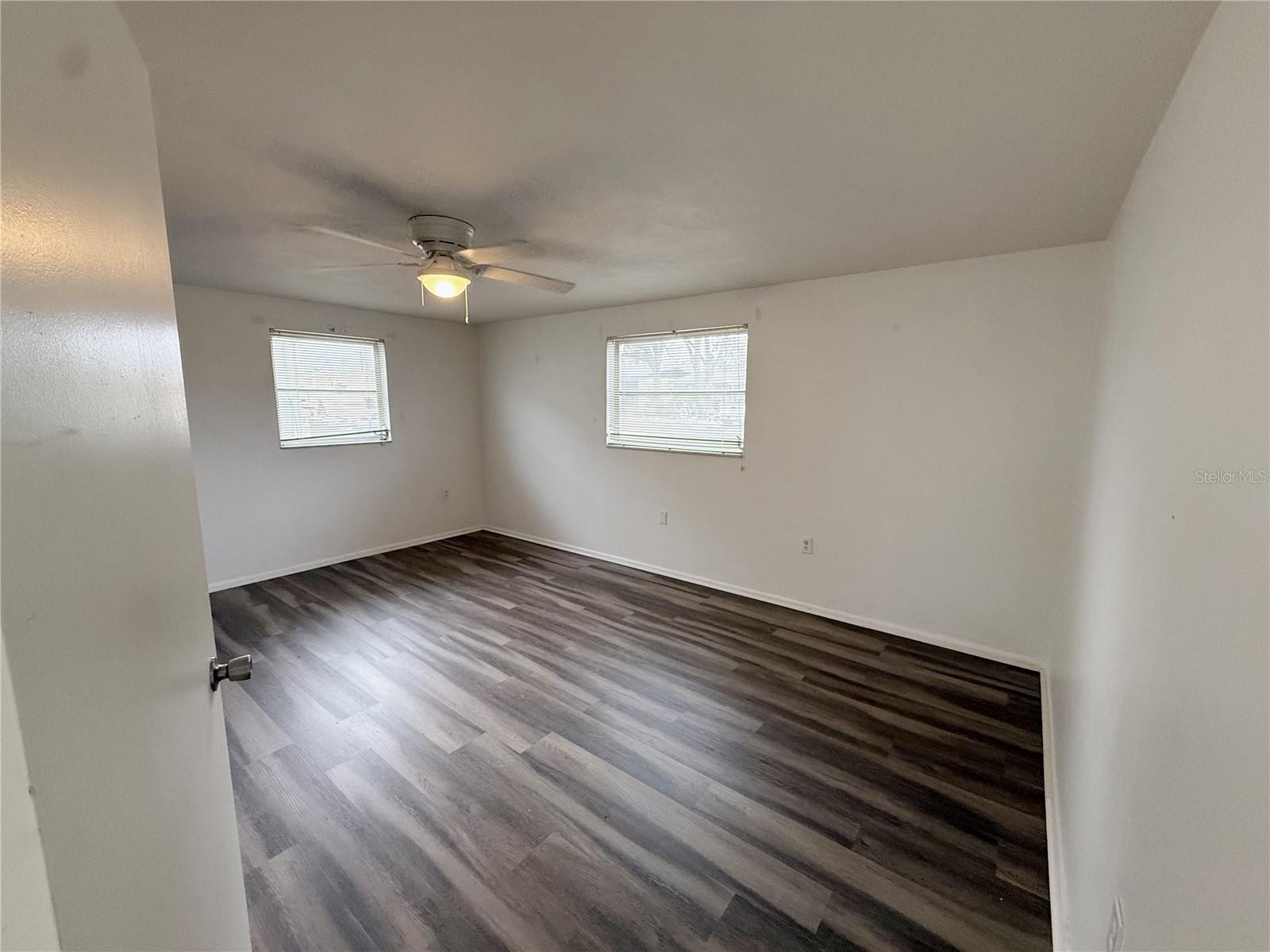 Image 10 of 22 For 5027 Manor Drive