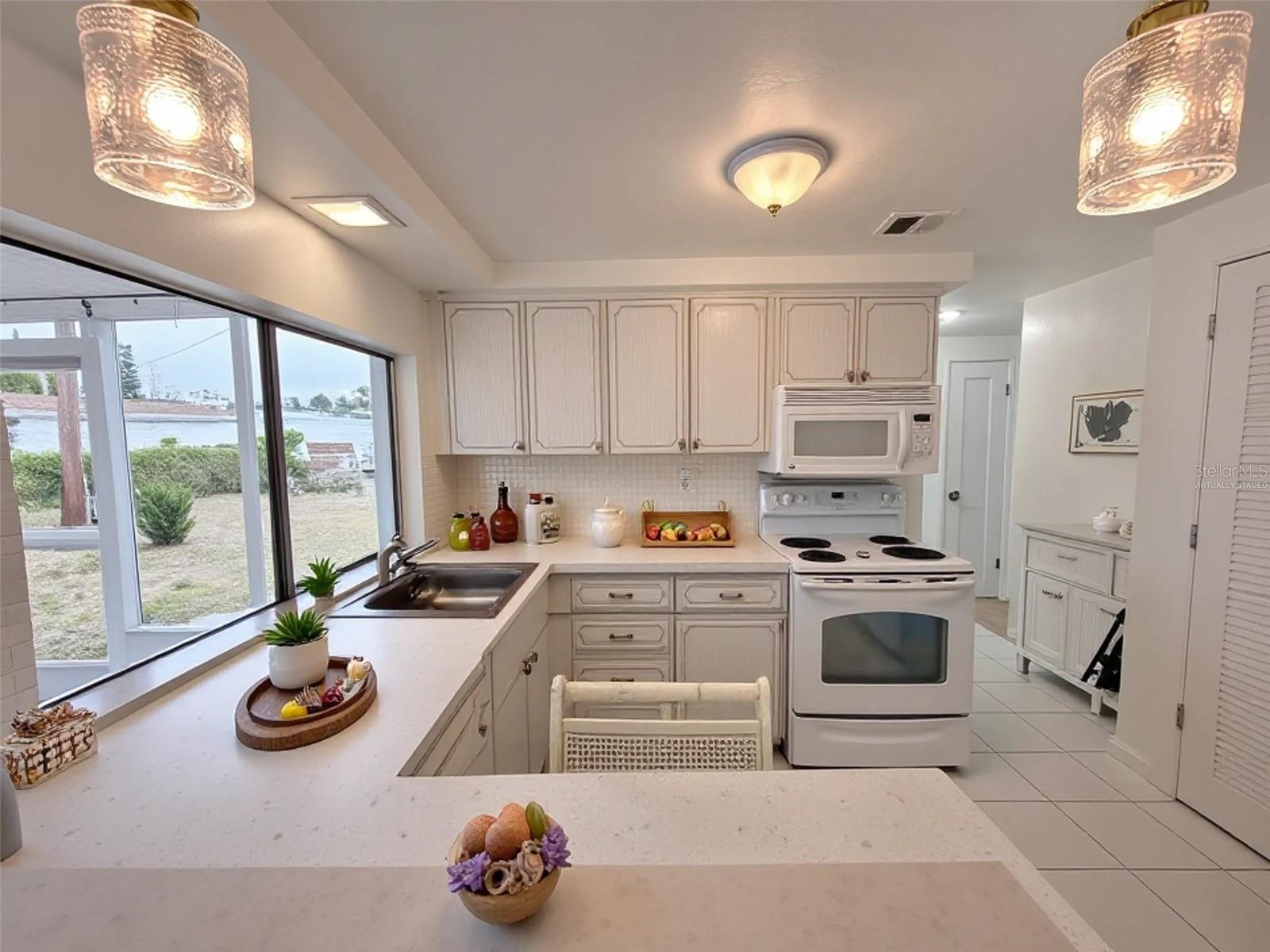 Image 2 of 22 For 5027 Manor Drive