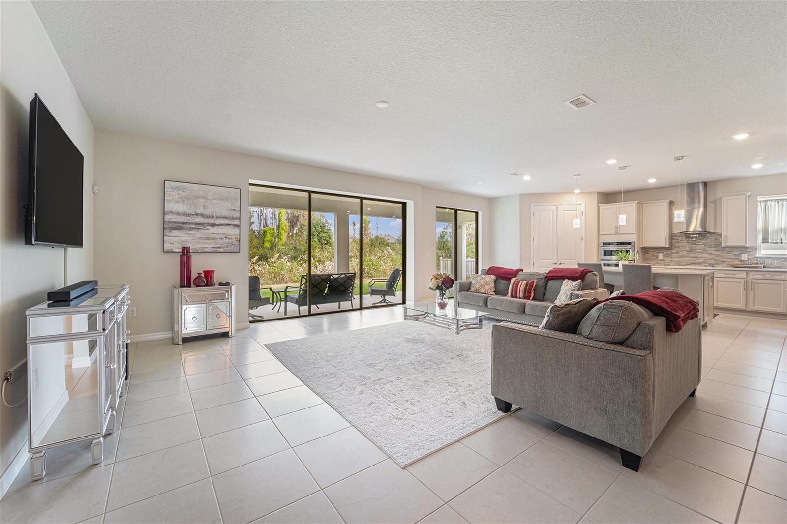 Image 5 of 22 For 19206 Briarbrook Drive