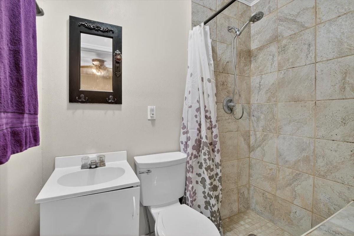 Listing photo id 17 for 38606 3rd Avenue