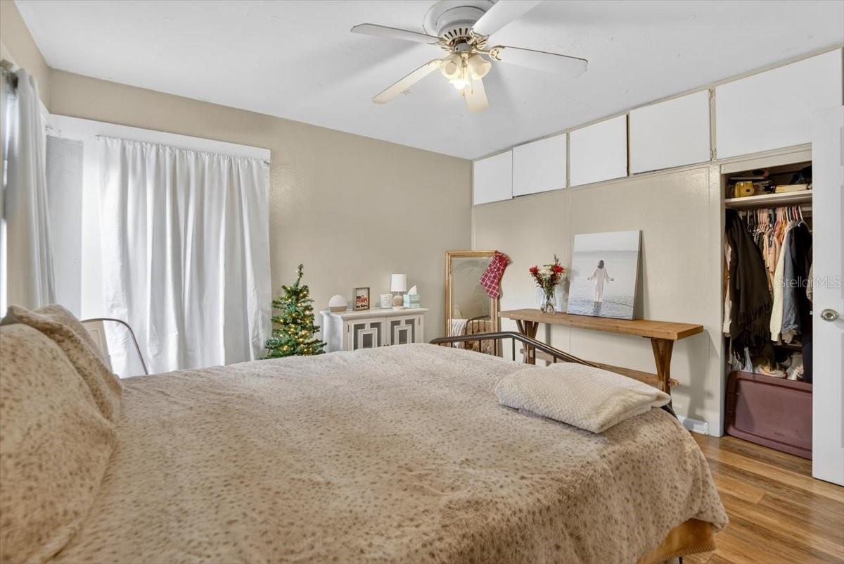 Listing photo id 19 for 38606 3rd Avenue