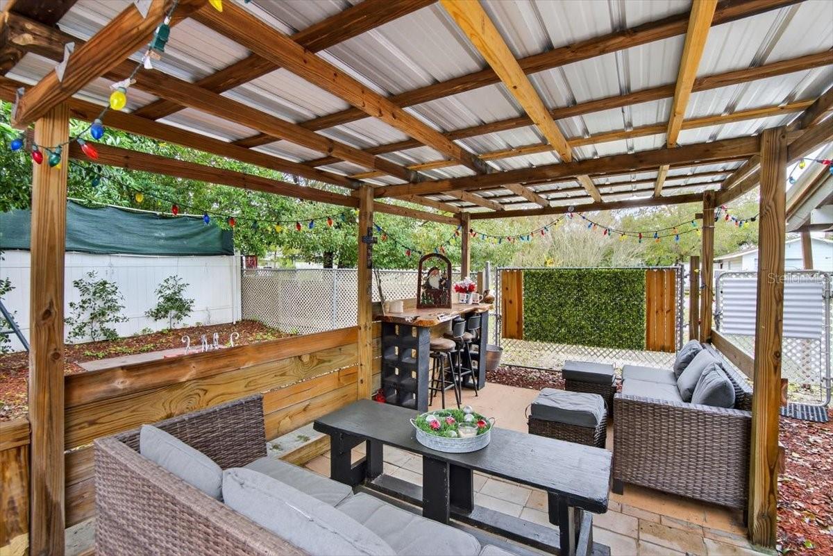 Listing photo id 1 for 38606 3rd Avenue