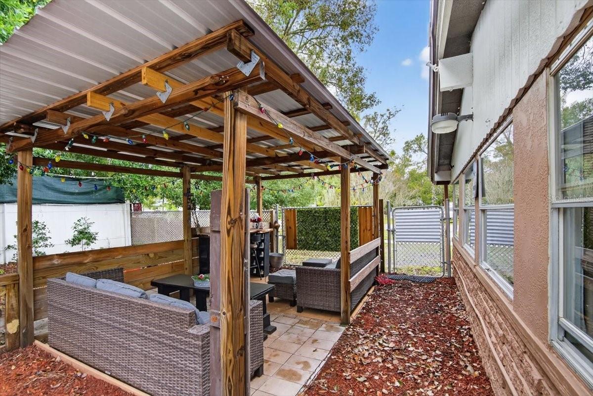 Listing photo id 30 for 38606 3rd Avenue