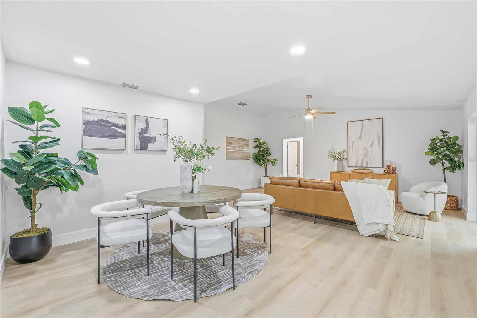 Image 10 of 36 For 6813 Circlecreek Drive