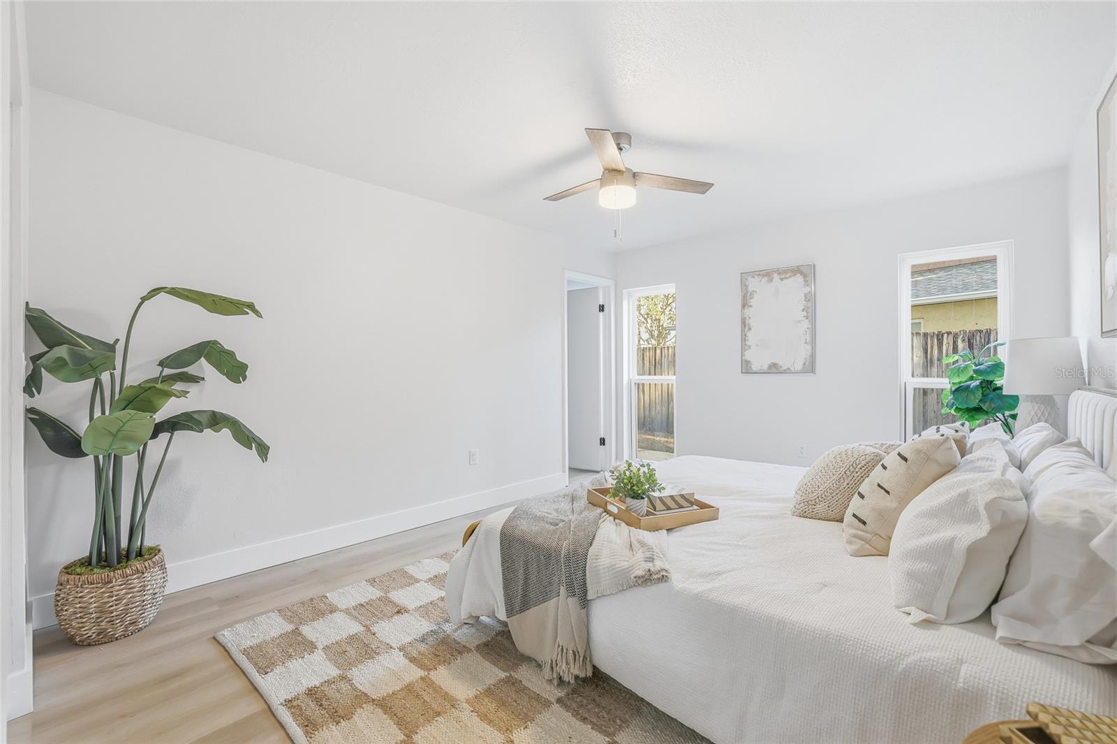 Image 13 of 36 For 6813 Circlecreek Drive