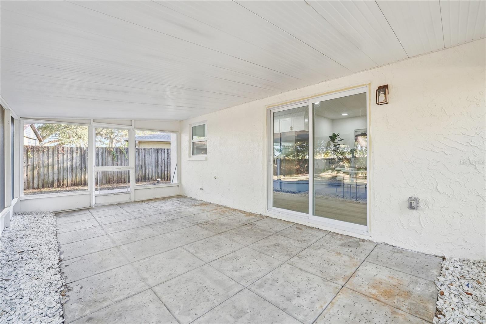 Image 25 of 36 For 6813 Circlecreek Drive