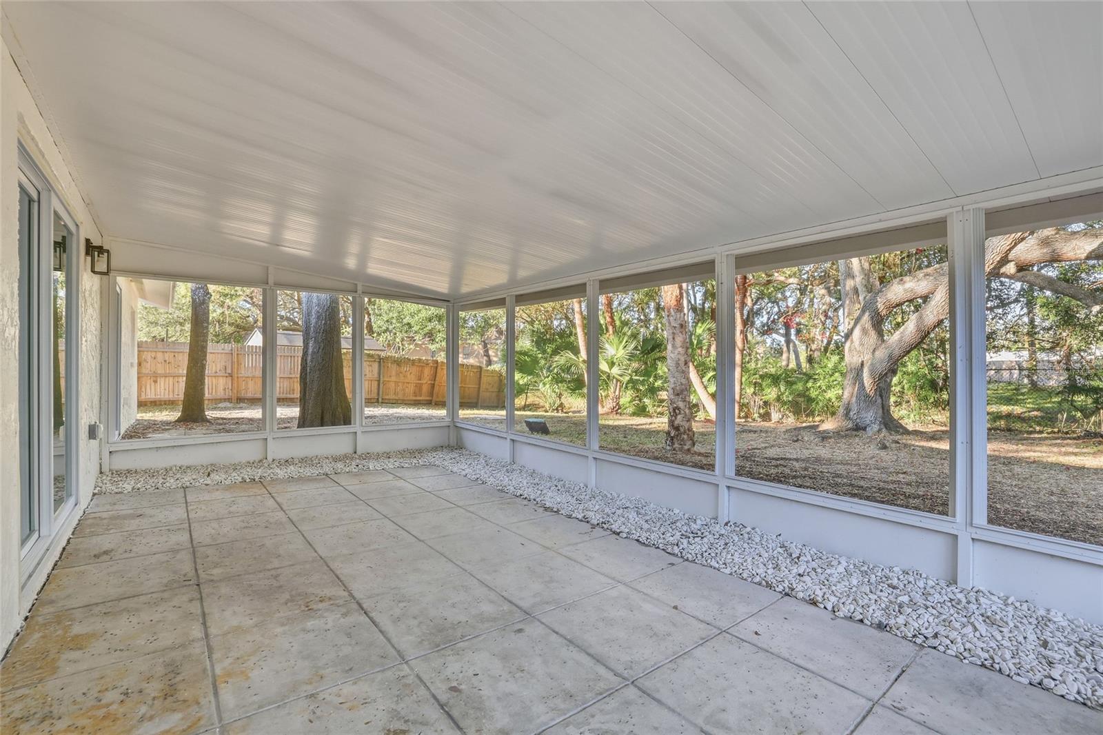 Image 26 of 36 For 6813 Circlecreek Drive