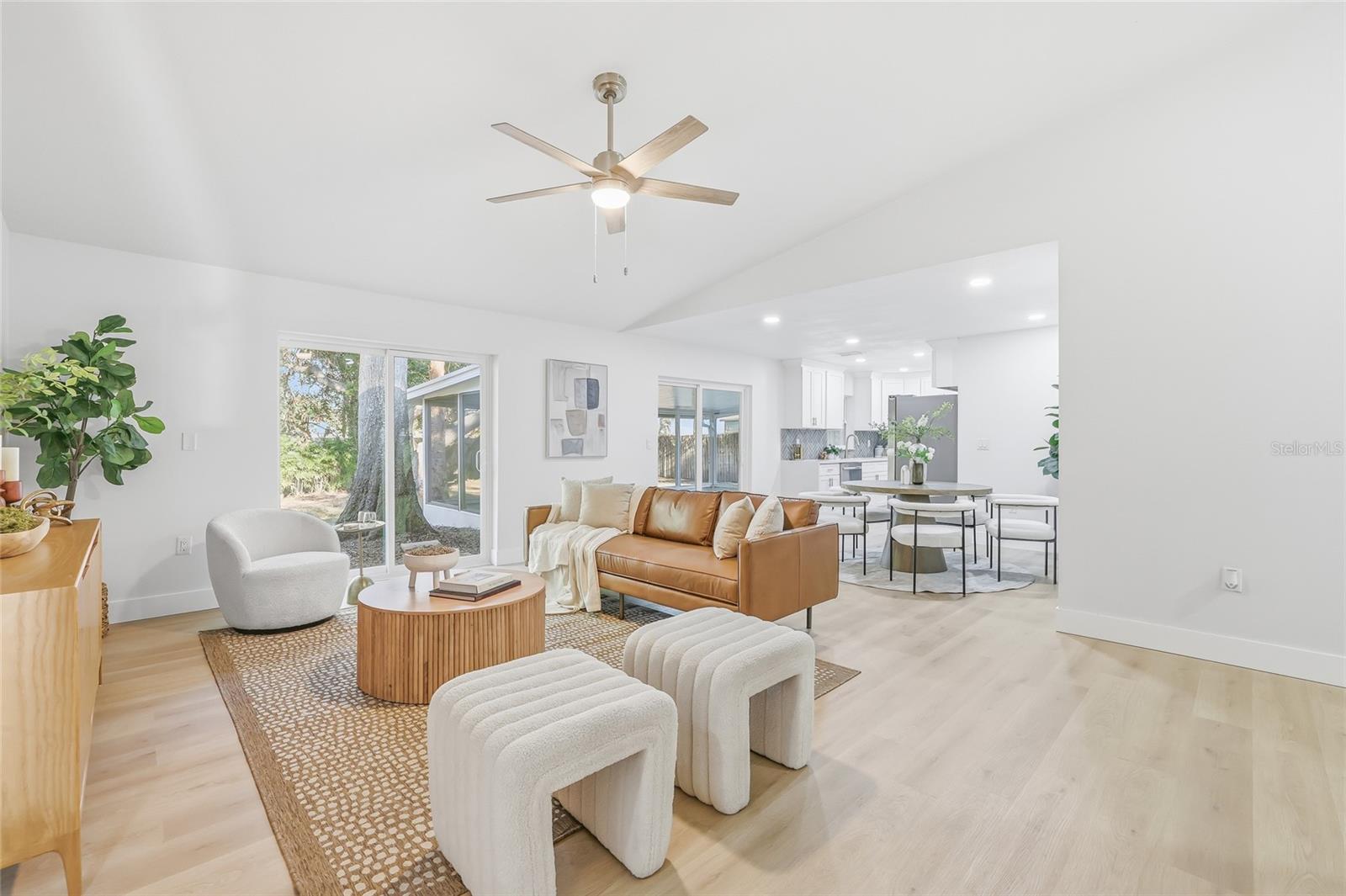 Image 3 of 36 For 6813 Circlecreek Drive