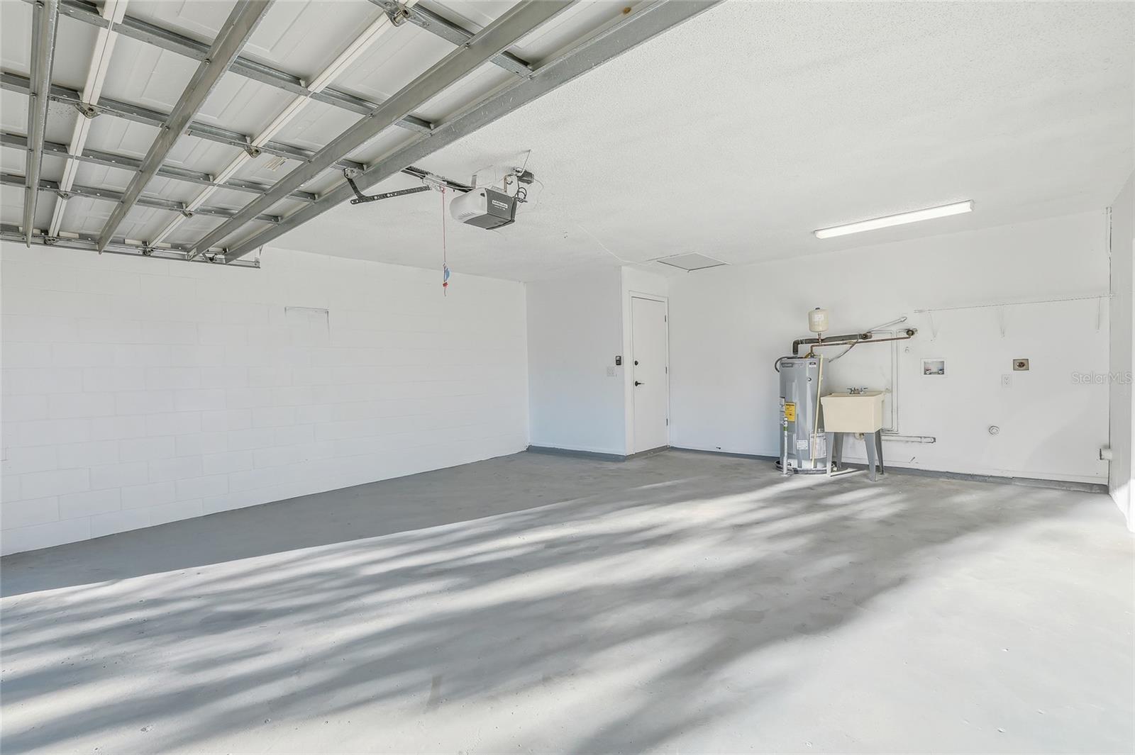 Image 31 of 36 For 6813 Circlecreek Drive