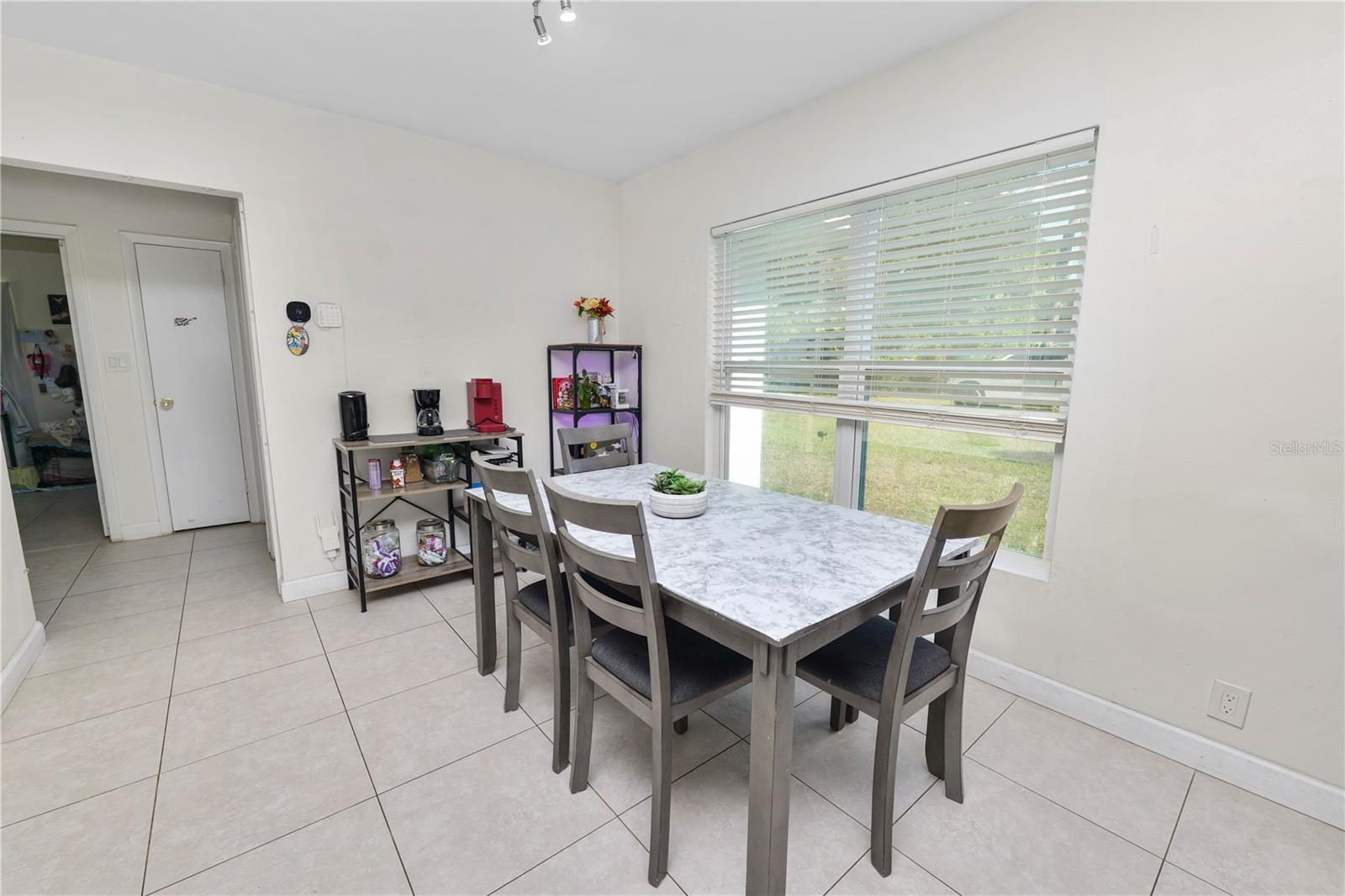 Image 7 of 39 For 1826 Bonnie Gail Street