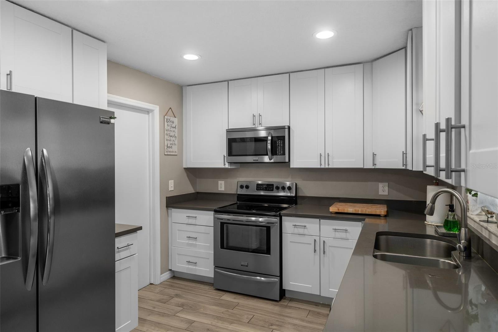 Image 10 of 37 For 113 Cranbrooke Drive