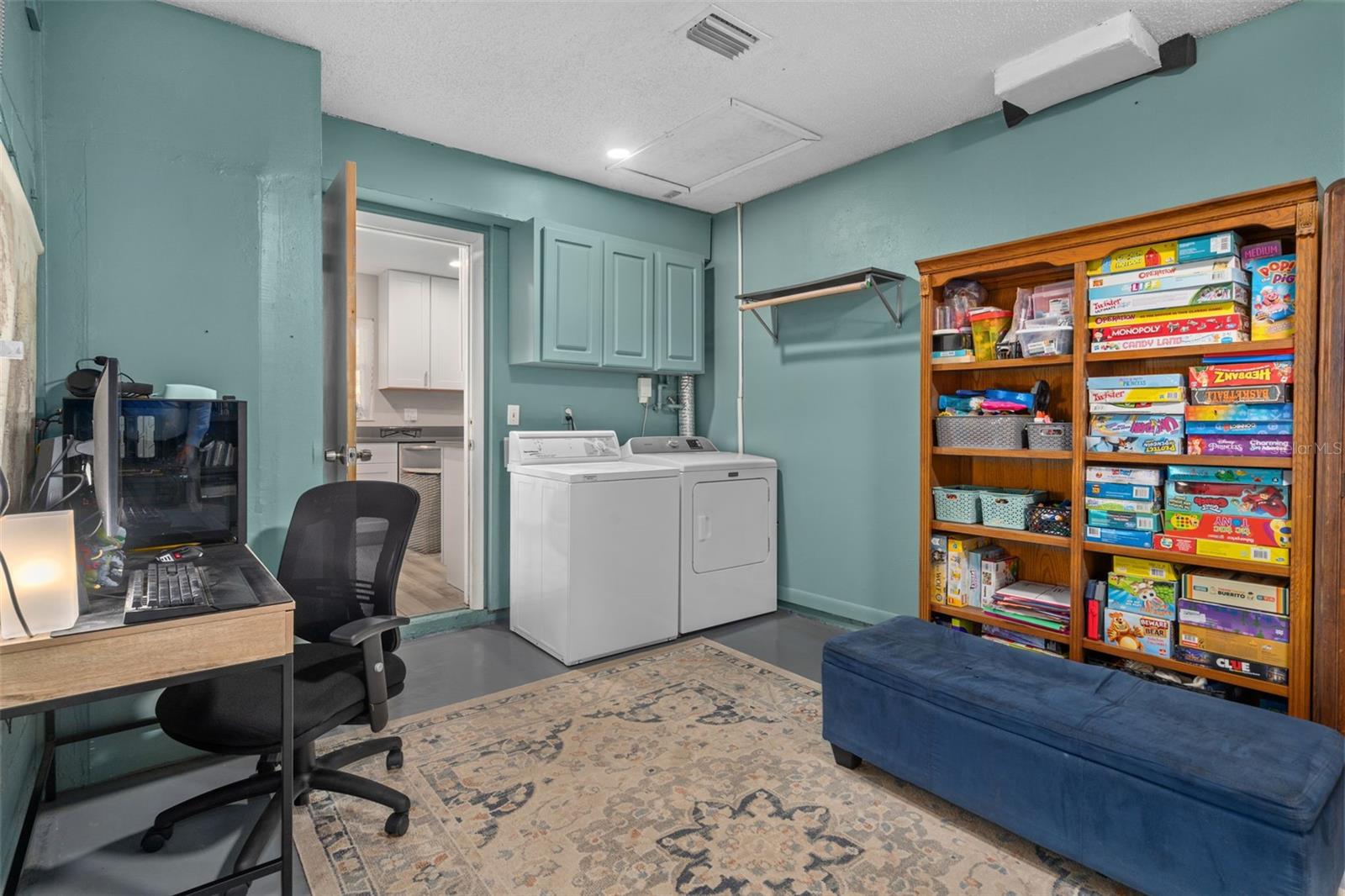 Image 14 of 37 For 113 Cranbrooke Drive