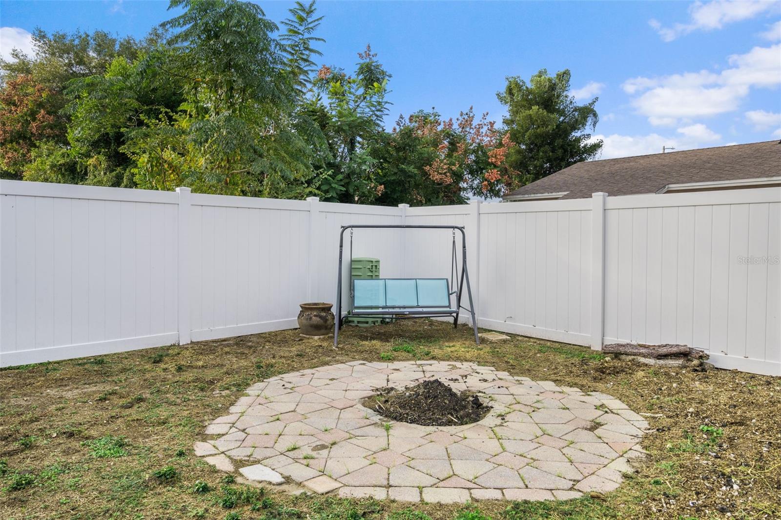 Image 30 of 37 For 113 Cranbrooke Drive