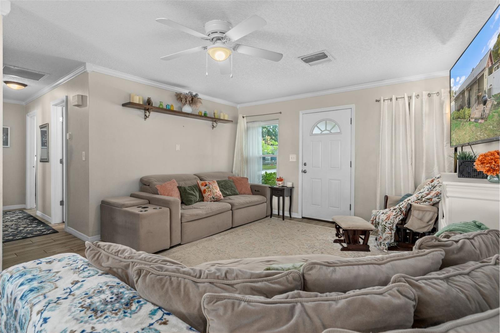 Image 5 of 37 For 113 Cranbrooke Drive