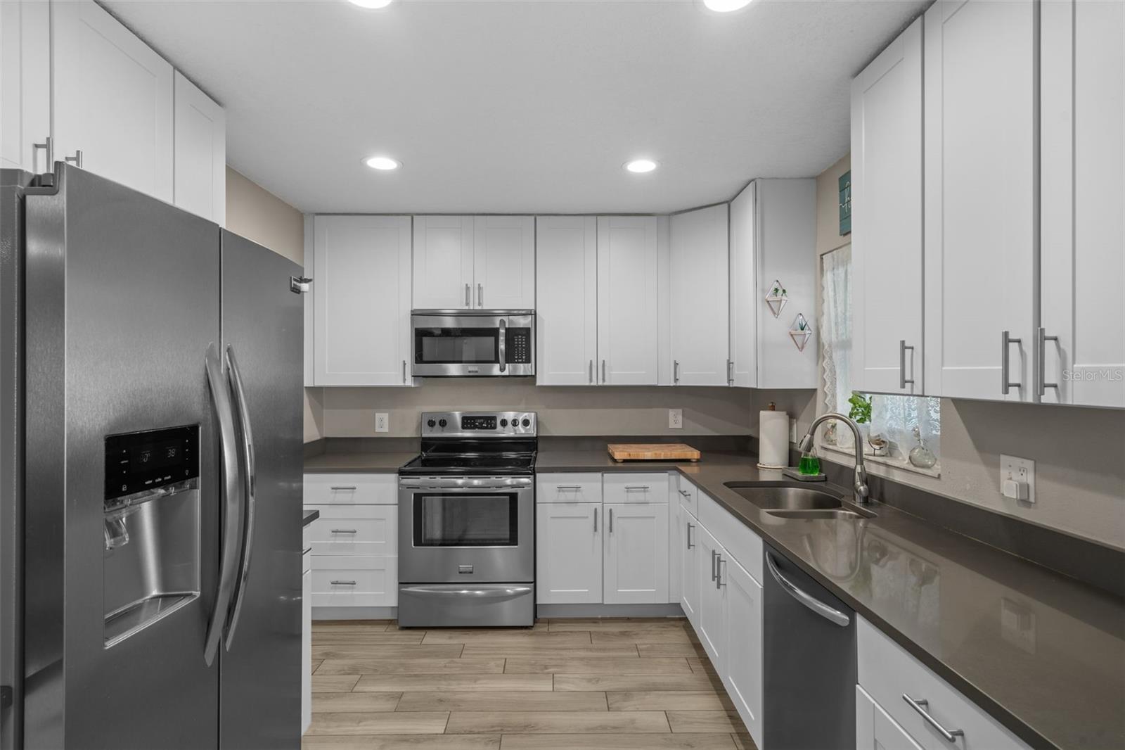 Image 8 of 37 For 113 Cranbrooke Drive