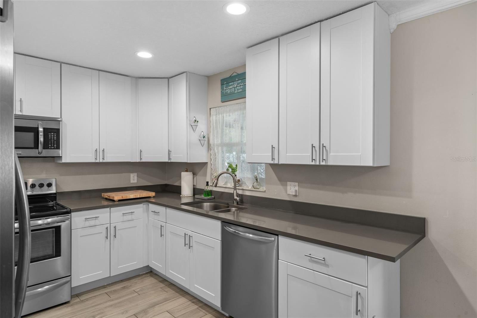 Image 9 of 37 For 113 Cranbrooke Drive