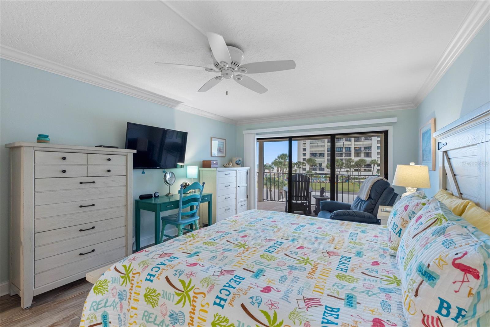Listing photo id 31 for 1480 Gulf Boulevard 204