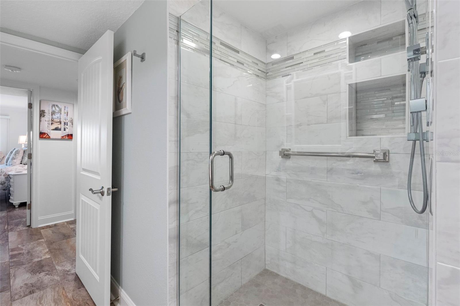 Listing photo id 41 for 1480 Gulf Boulevard 204