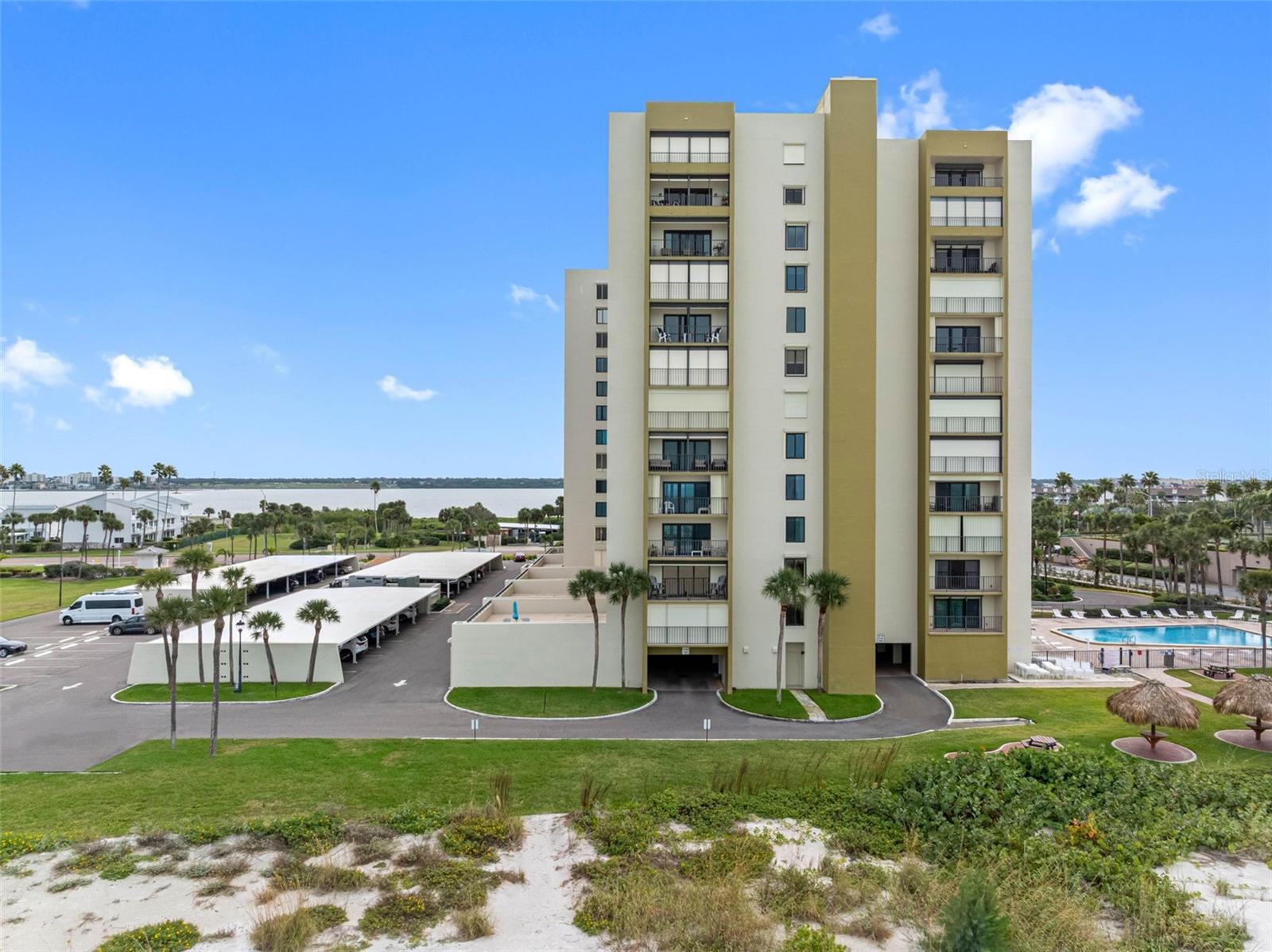Listing photo id 52 for 1480 Gulf Boulevard 204