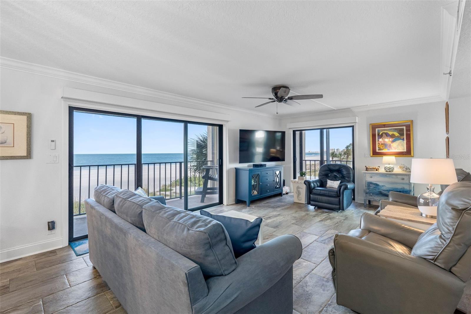 Listing photo id 4 for 1480 Gulf Boulevard 204