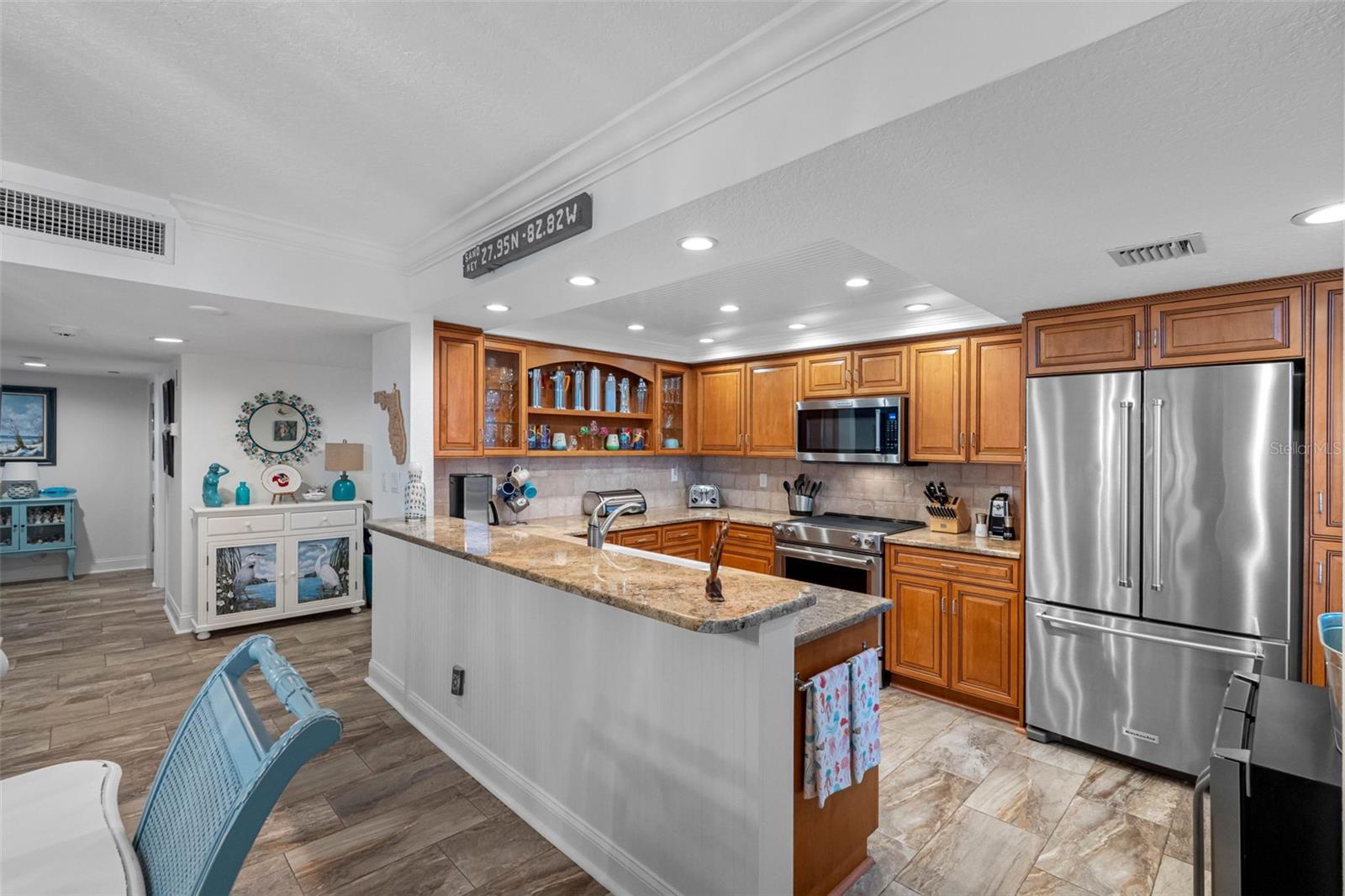 Listing photo id 7 for 1480 Gulf Boulevard 204