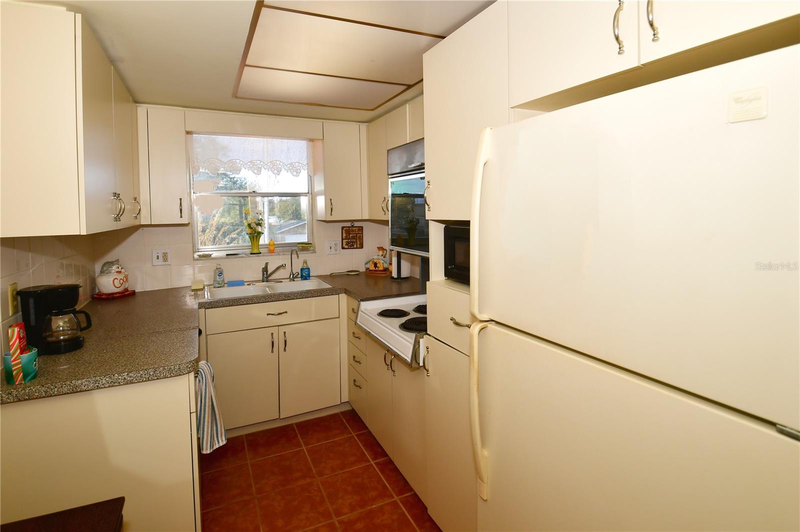 Image 10 of 38 For 1225 58th Street N 203a