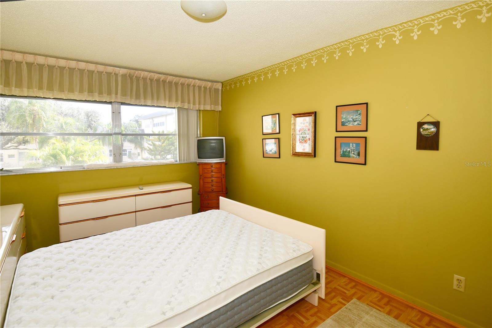 Image 26 of 38 For 1225 58th Street N 203a