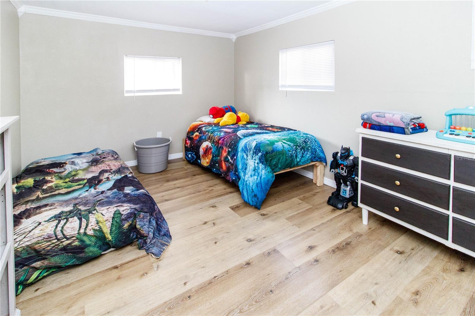 Image 17 of 48 For 5127 Yearling Avenue