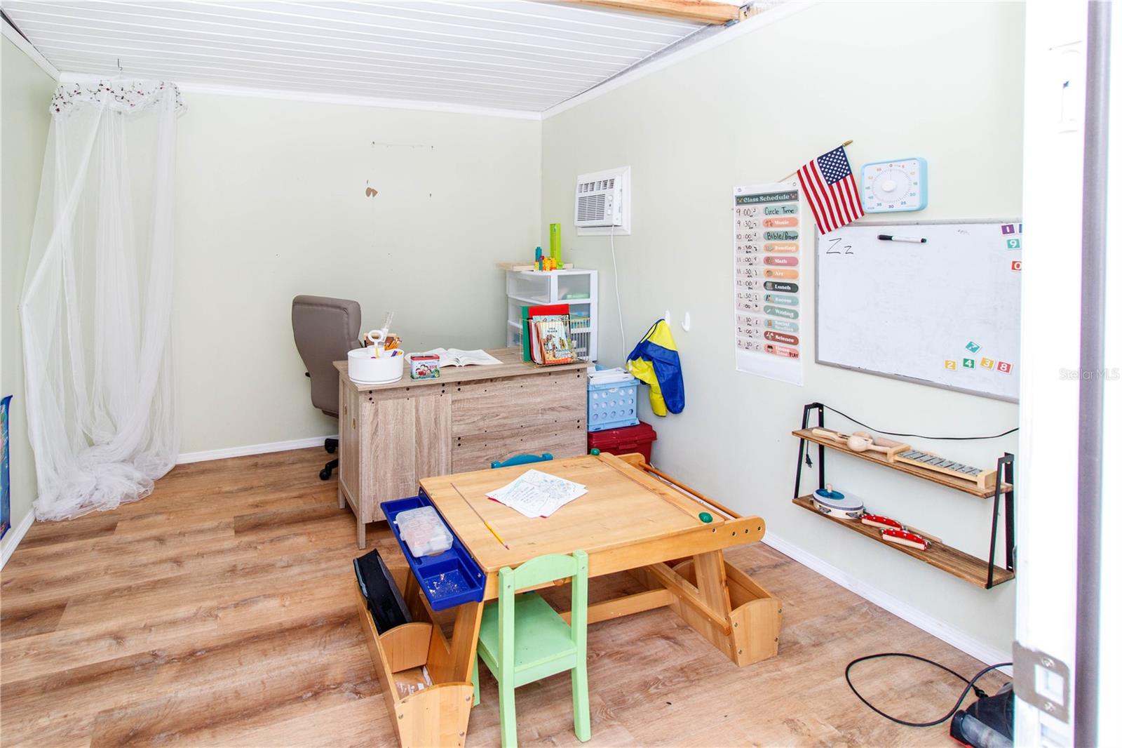 Image 18 of 48 For 5127 Yearling Avenue